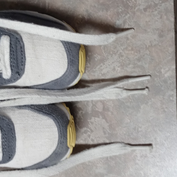 Gently used Nike air sprung for toddler girl size 11C - Picture 6 of 8